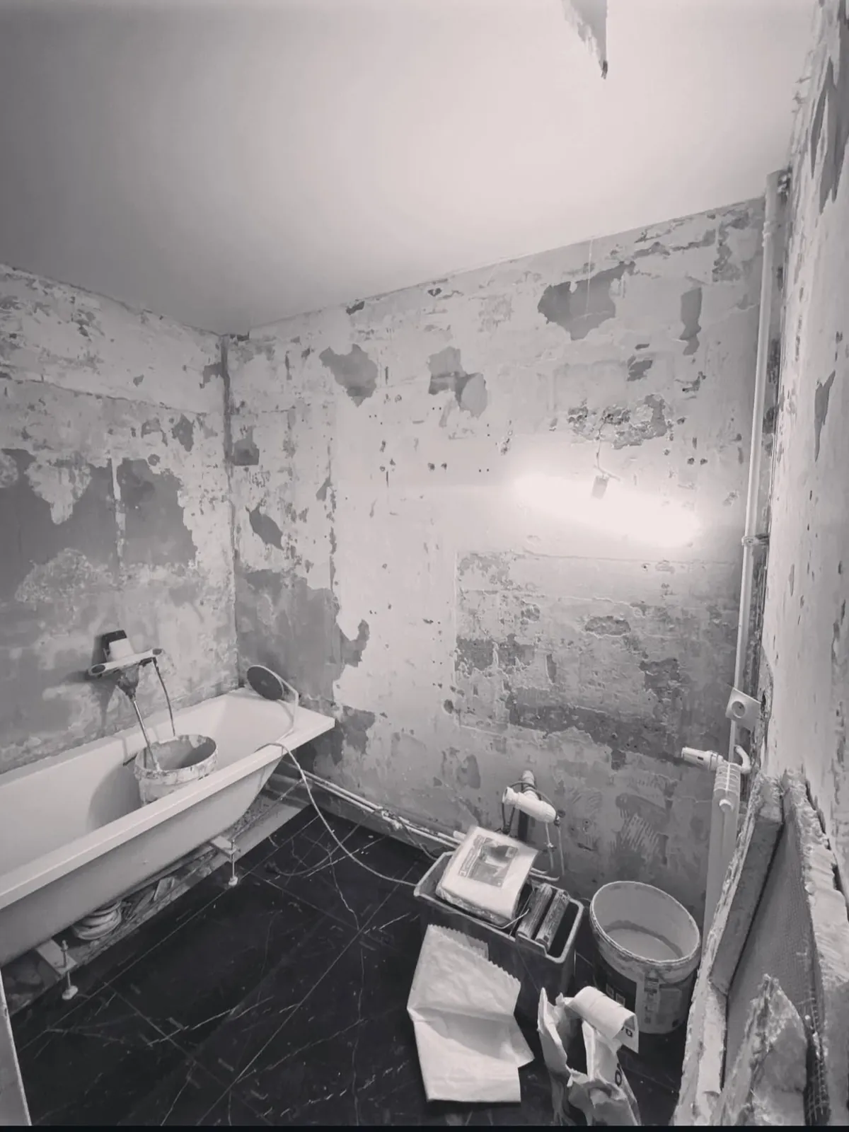 Salle de bain à Suresnes avant travaux